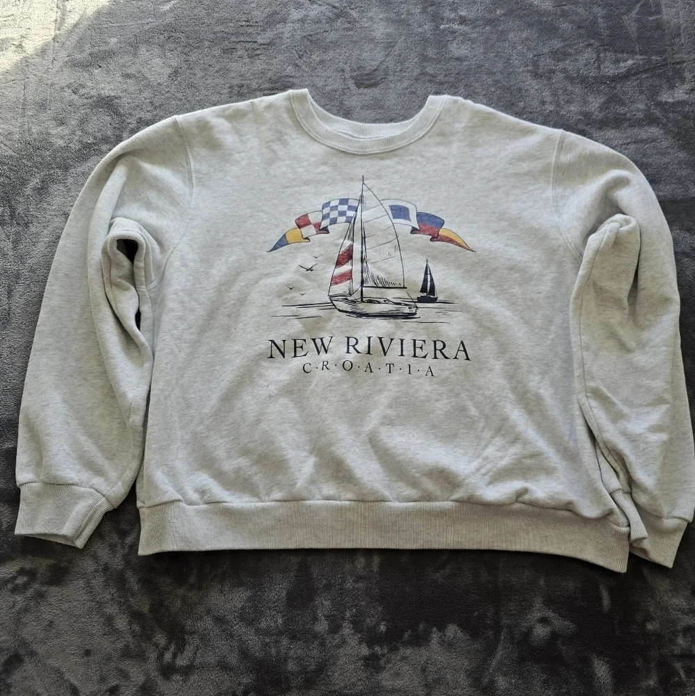 Hollister New Riviera Sailboat Crew Neck Size Medium